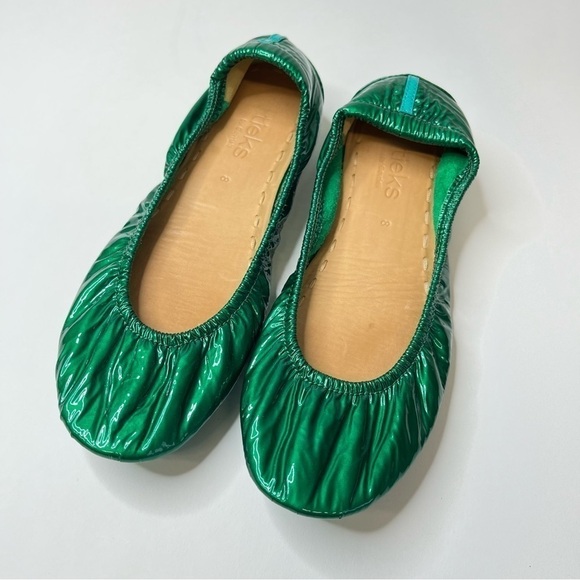 TIEKS by Gavrieli Emerald Green Metallic Shiny Patent Leather Ballet Fold Flats - Picture 3 of 13